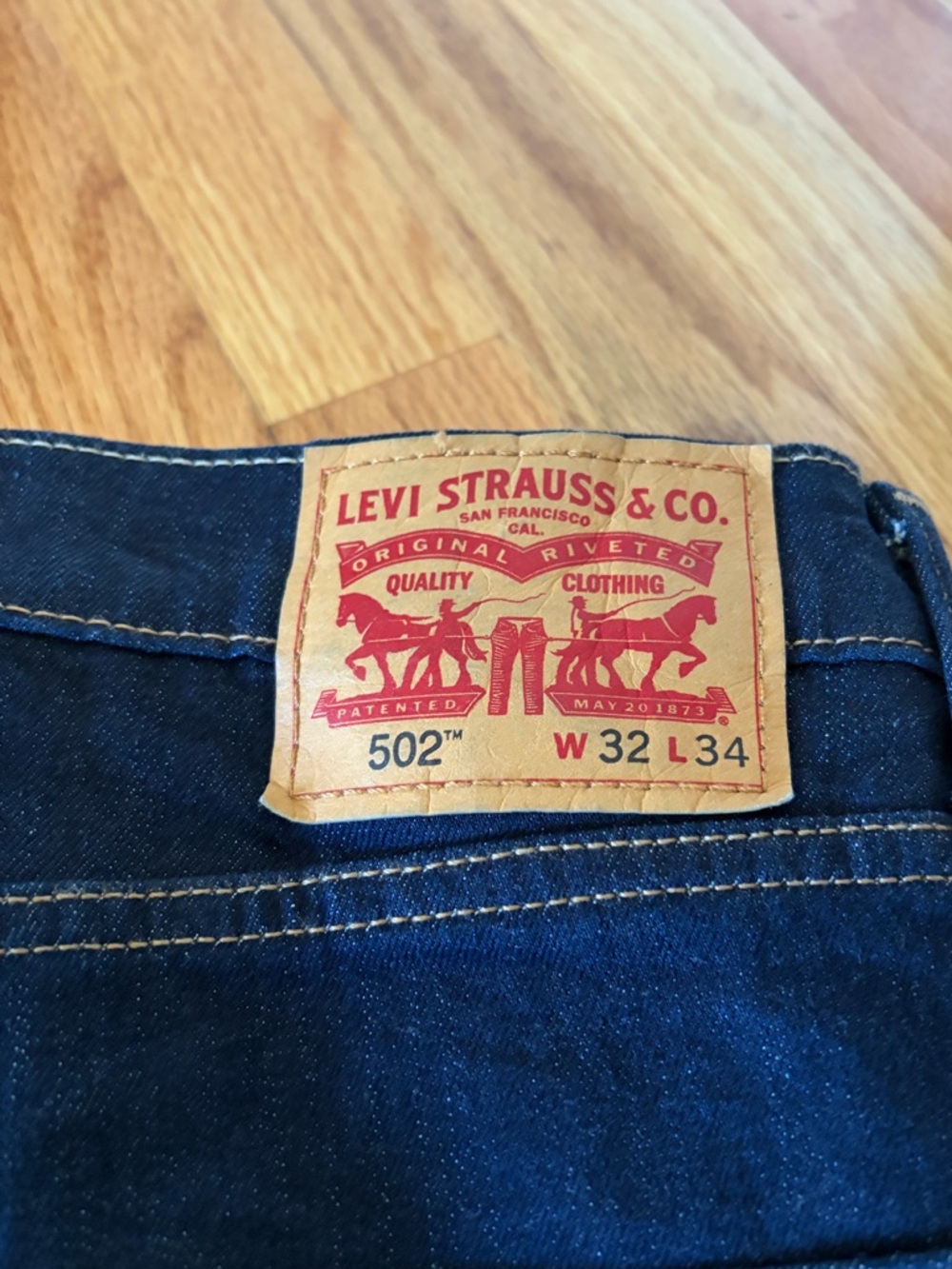 Men’s Levi's Dark Indigo Straight Jeans - Picture 4 of 4